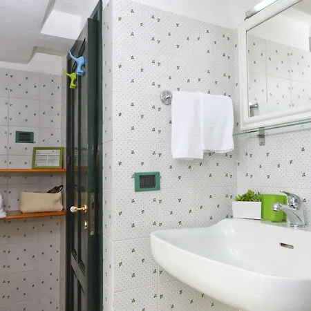 לינה וארוחת בוקר Bohemien Boutique 4*